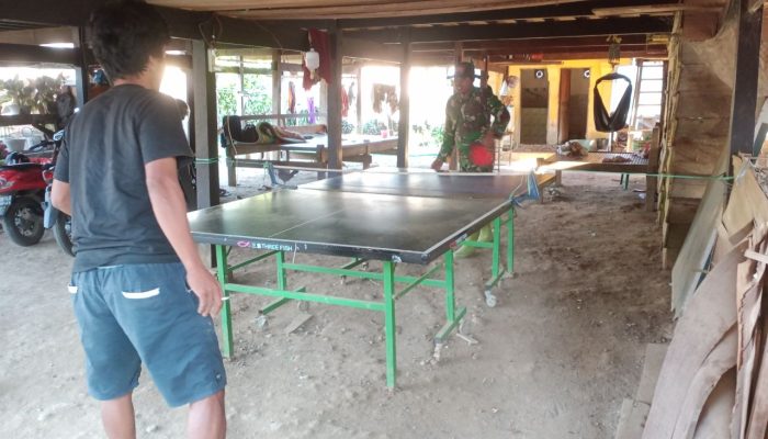 Anggota Kodim Sidrap Berolahraga Bersama Warga Masyarakat Desa Kalempang