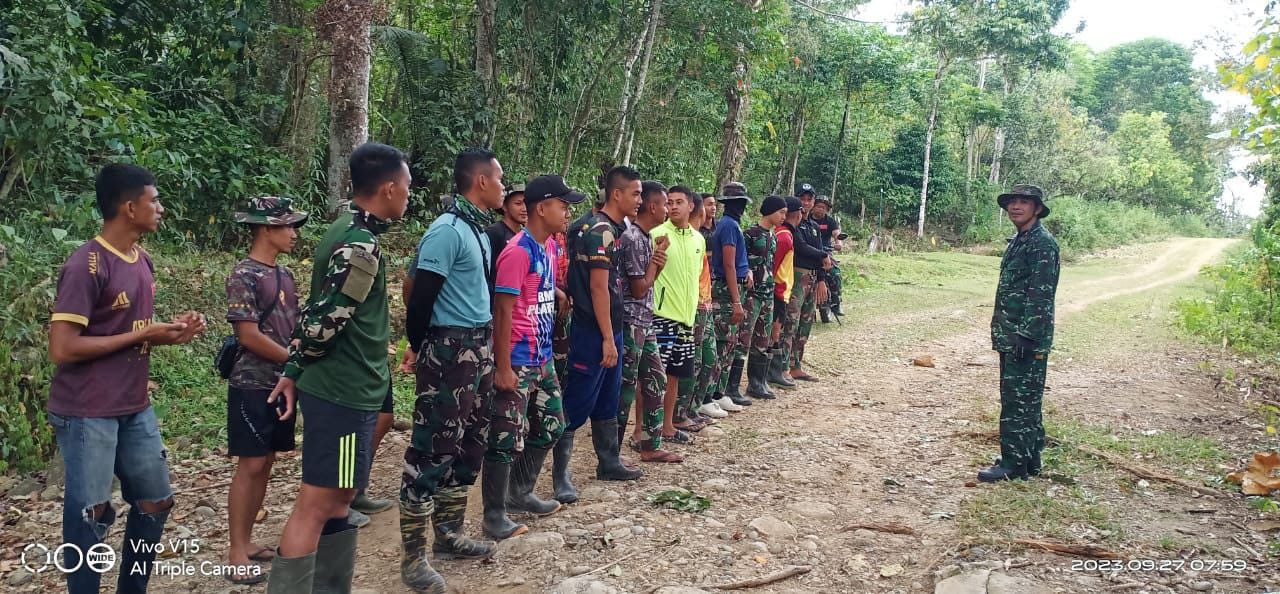 Pasiops Kodim Sidrap Beri Arahan Anggota Satgas TMMD Sebelum Lanjutkan Pengerjaan Jembatan Salowarni