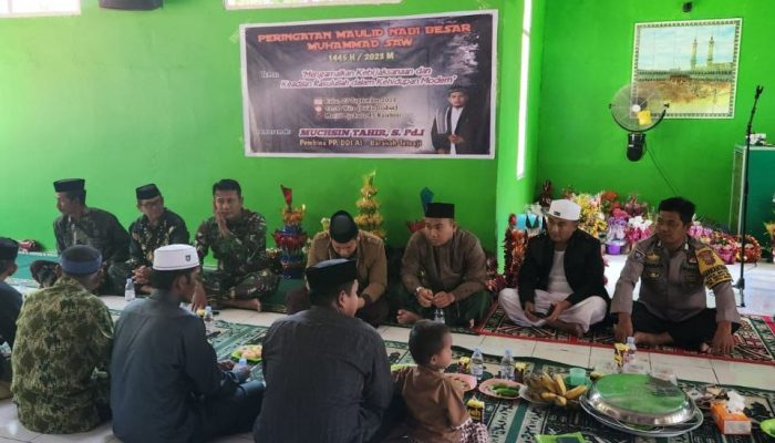 Babinsa Desa Karebosi Ajak Masyarakat Dukung TMMD dalam Acara Maulid Nabi