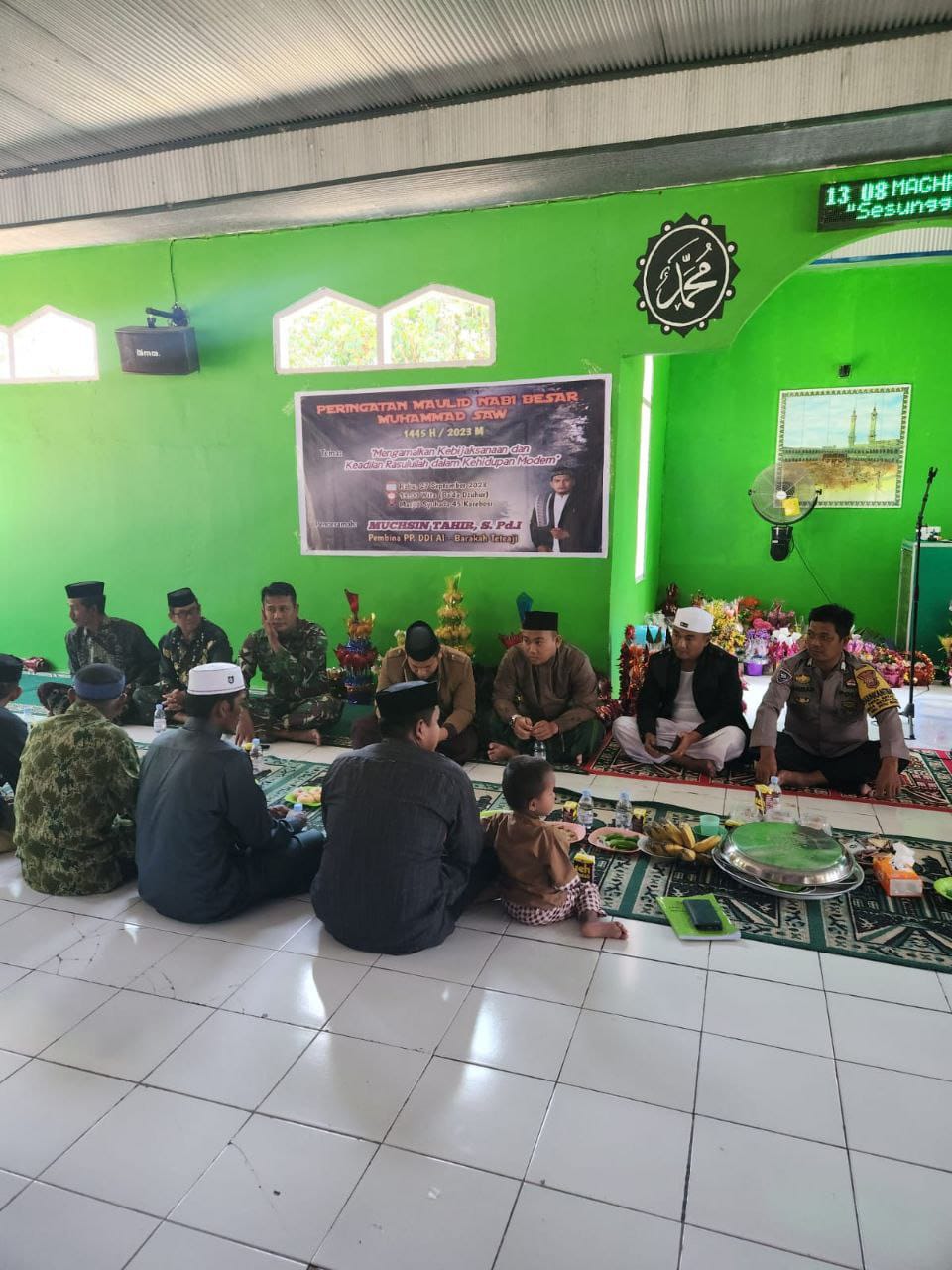 Babinsa Desa Karebosi Ajak Masyarakat Dukung TMMD dalam Acara Maulid Nabi