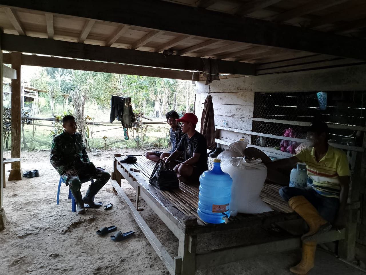 Letda Inf Murjalil, Pasiter Kodim 1420/Sidrap, Dekatkan Diri dengan Warga Desa Kalempang: Wujud Nyata Kemanunggalan TNI Rakyat