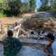 Lettu Cpl Junarman, Danramil 1420-03/Maritengngae, Mulai Rehab Jembatan di Desa Kalempang