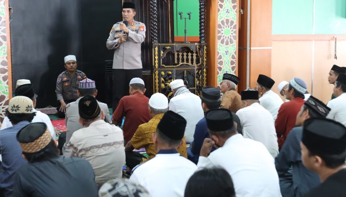 Kapolres Pare Pare Sampaikan ini Saat Melaksanakan Jumat Curhat di Masjid Al-Ikhsan