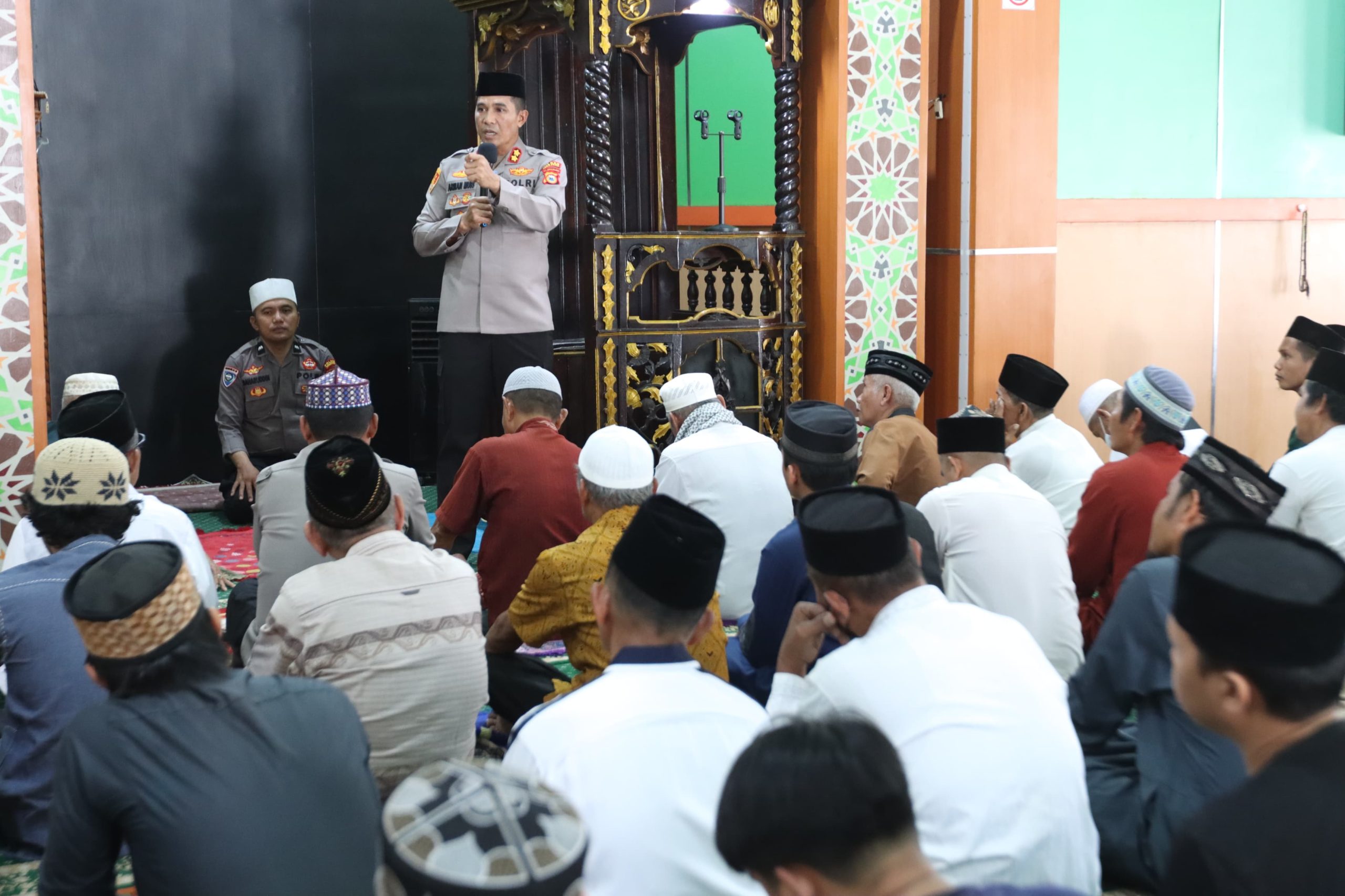 Kapolres Pare Pare Sampaikan ini Saat Melaksanakan Jumat Curhat di Masjid Al-Ikhsan