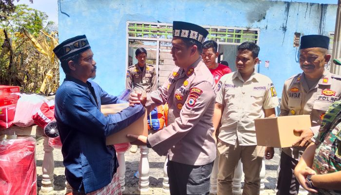 Kompak, Kapolres Sinjai Bersama Pj. Bupati dan Dandim Sambangi Korban Kebakaran Beri Bantuan