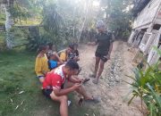 Kekuatan Persatuan: Anggota TNI Satgas TMMD Ke-118 Kodim 1420/Sidrap Mempererat Hubungan dengan Warga Desa Kalempang