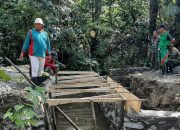 Danramil 1420/04/Watang Pulu Dorong Pengerjaan Plat Duicker di TMMD ke-118 Kodim 1420/Sidrap