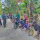Personil Polsek Pitumpanua Bersama Warga laksanakan Kerja Bakti Bersama Warga Desa Tellesang