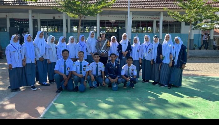 Kasat Lantas Polres Gowa Melaksanakan Program Goes To School di SMAN 19