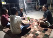 Pererat Kekompakan TNI dan Warga, Serda Yusuf, A.M Melaksanakan Komsos di Dusun 3 Paraja