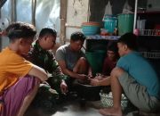 Anggota Satgas TMMD Ke 118 Kodim 1420/Sidrap Bantu Warga Menyiapkan Bahan Makanan, Pererat Kebersamaan