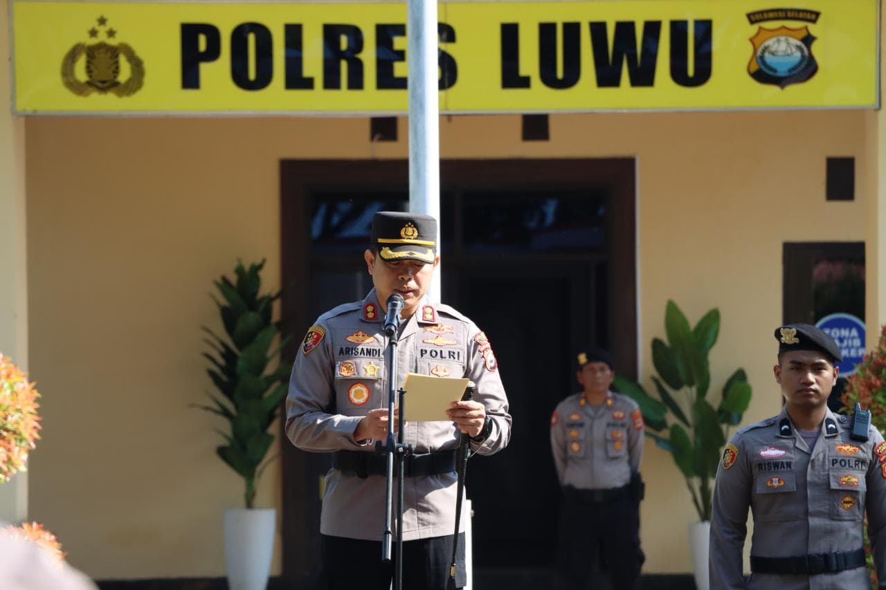 Pimpin Upacara Kenaikan Pangkat Pengabdian, Kapolres Luwu Ingatkan Netralitas Personil Pada Pemilu 2024
