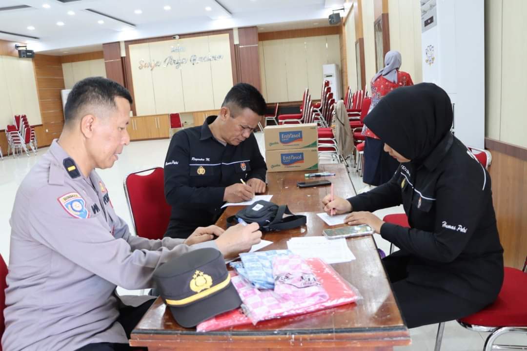 Polres Bone Gelar Donor Darah Dalam Rangka Hari Ulang Tahun Humas Polri Ke-72