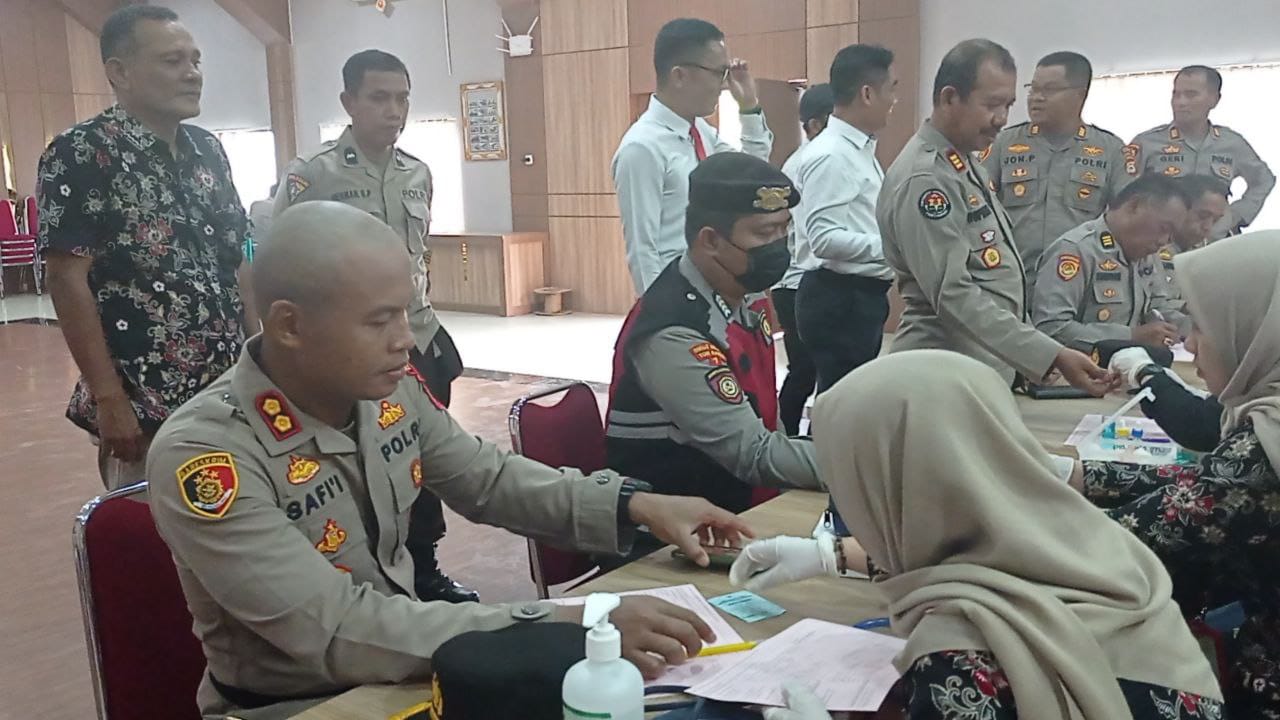 Kapolres Palopo Pimpin Pelaksanaan Donor Darah dalam Rangka HUT Humas Polri