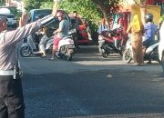 Hadirkan Kamseltibcar Lantas Personil Polsek Watang Sawitto Lakukan Gatur Lalin