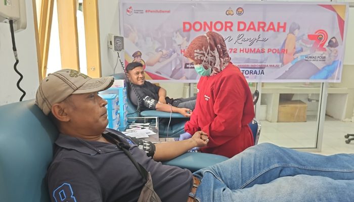 Maknai Hari Jadi Humas Polri, Polres Tana Toraja Bersama Wartawan Menggelar Donor Darah