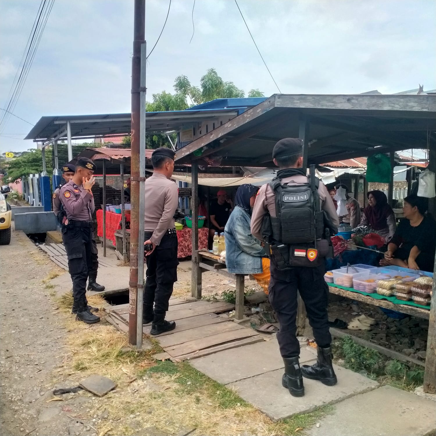 Sat Samapta Polres Pinrang laksanakan patroli dialogis Siang hari dan berikan himbauan kamtibmas