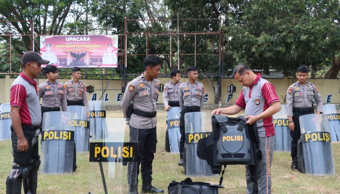 Waka Polres Wajo Pimpin Pengecekan Peralatan Dalmas Persiapan Operasi Mantap Brata 2023-2024