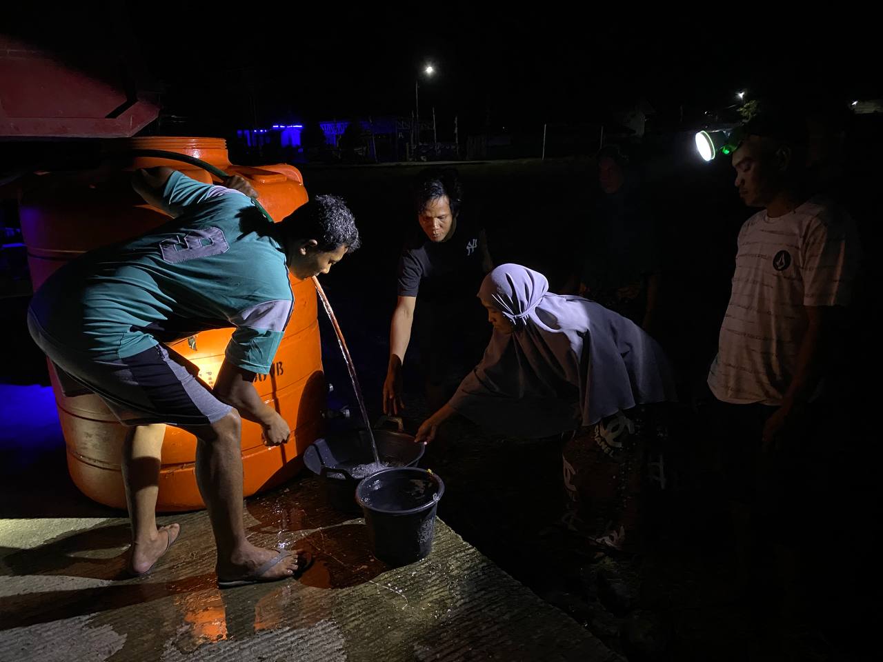 Dandim 1420/Sidrap Mengirim Bantuan Air Bersih untuk Meringankan Beban Warga di Musim Kemarau