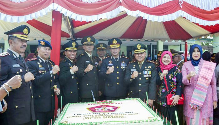 Kapolres Parepare Beri Kejutan Usai Upacara HUT TNI Ke 78 Di Makodim 1405/Parepare