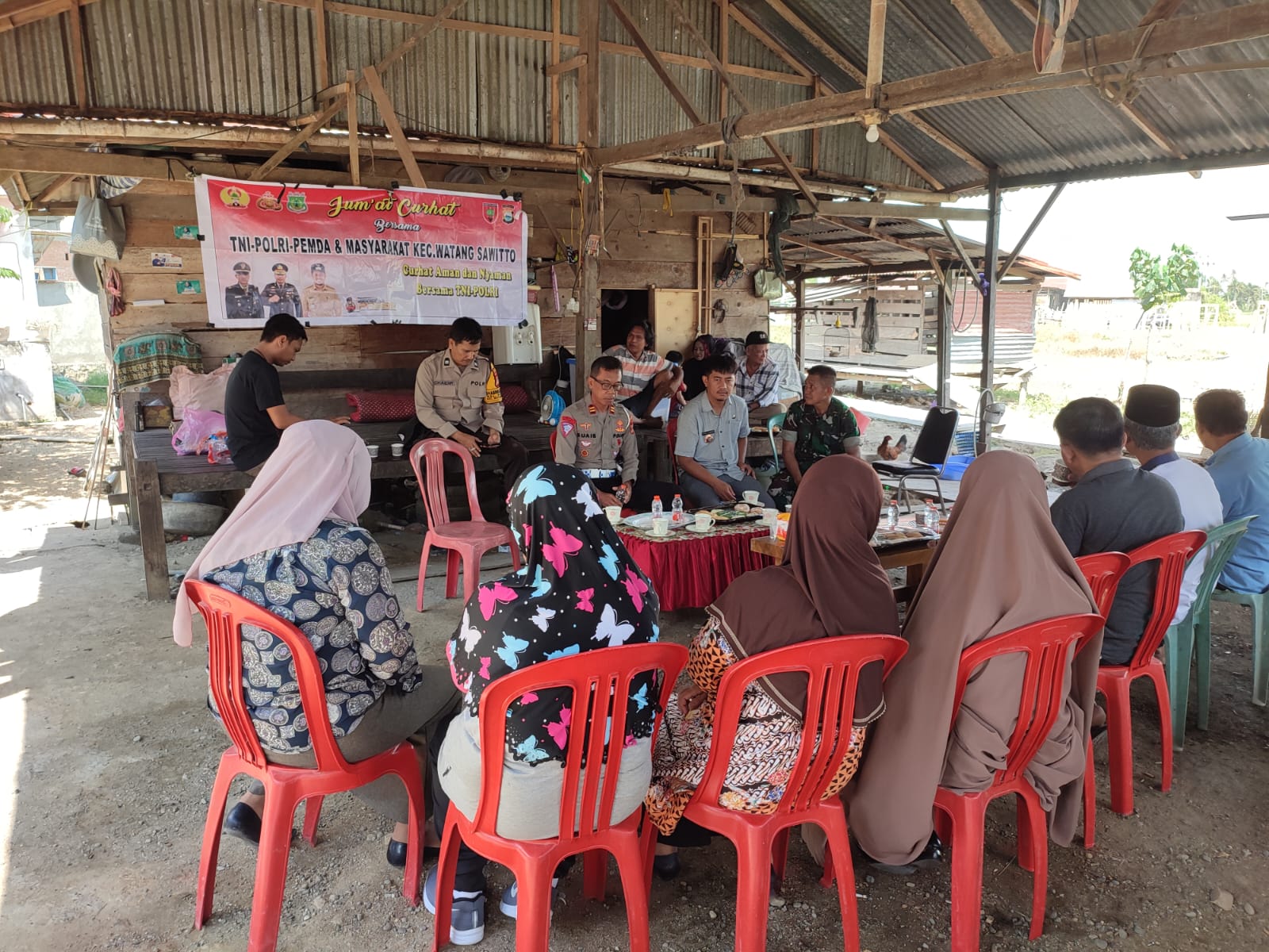 Polsek Watang Sawitto Laksanakan Jum'at Curhat di Lingkungan Kajao