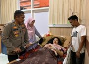 Kapolres Parepare bersama Ketua Bhayangkari Jenguk Istri Personel Yang Sakit di RSUD Andi Makkasau