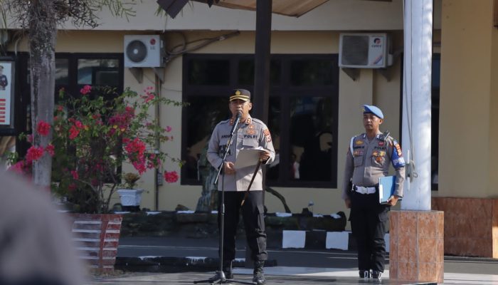 Kapolres Pinrang Pimpin Apel Jam Pimpinan dan Pemberian Reward Anggota yang Berprestasi