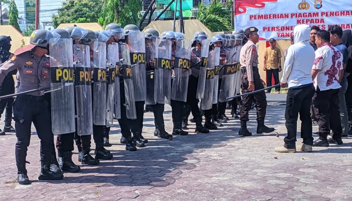 Personil Polres Pinrang Menggelar Latihan Dalmas Dalam Rangka Menjelang Pemilu 2024
