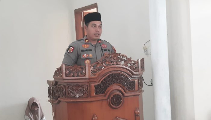 Kapolsek Watang Sawitto Beri Himbauan Kamtibmas Saat Hadiri Peringatan Maulid Nabi Muhammad SAW di Masjid Ibnu Umar