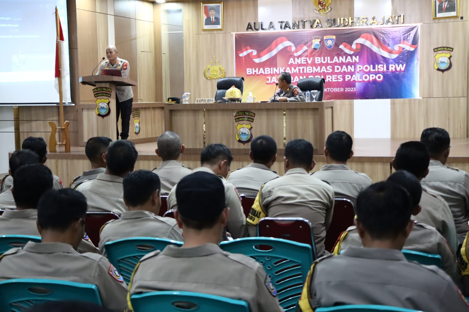 Kapolres Palopo Pimpin Anev Bulanan Bhabinkamtibmas dan Polisi RW