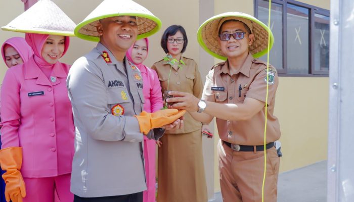 Manfaatkan Lahan Kosong Bhayangkari Cabang Pinrang Lakukan Pembangunan P2L