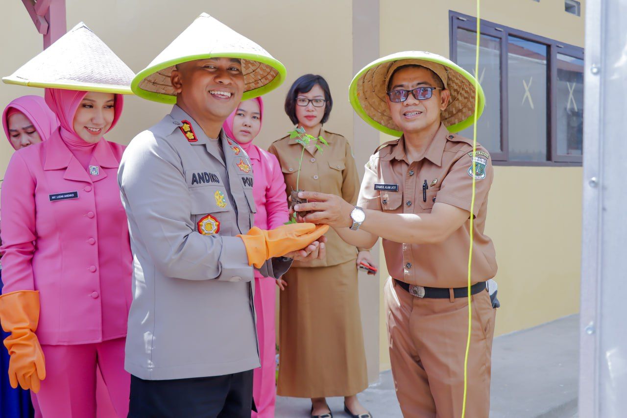 Manfaatkan Lahan Kosong Bhayangkari Cabang Pinrang Lakukan Pembangunan P2L