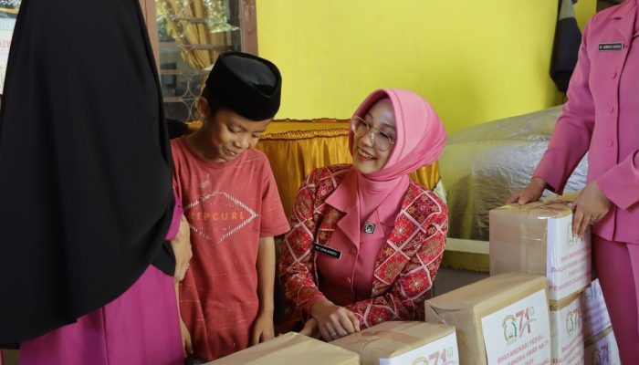 Bhayangkara Cabang Pinrang Gelar Bakti Sosial Salurkan Paket Sembako Di Panti Asuhan
