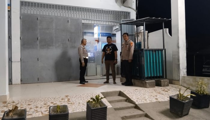 Polsek Watang Sawitto Laksanakan Patroli Dimalam Hari Guna Ciptakan Situasi Kamtibmas yang kondusif