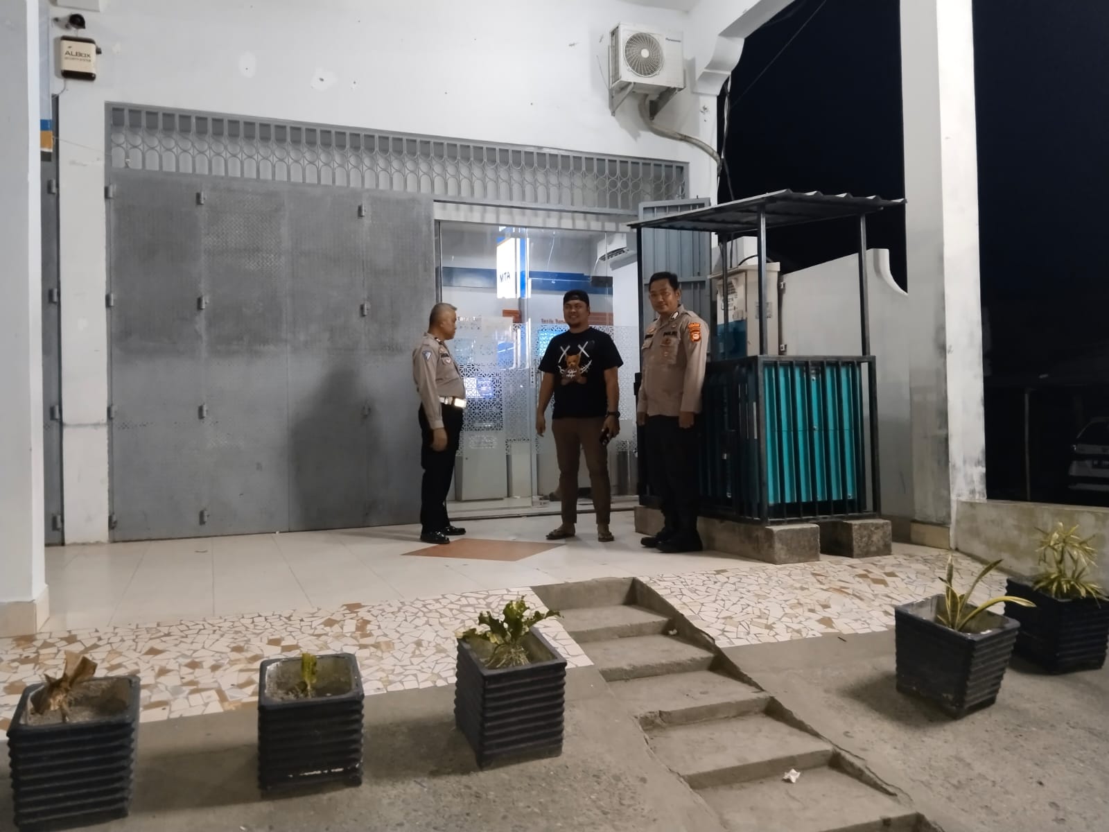 Polsek Watang Sawitto Laksanakan Patroli Dimalam Hari Guna Ciptakan Situasi Kamtibmas yang kondusif