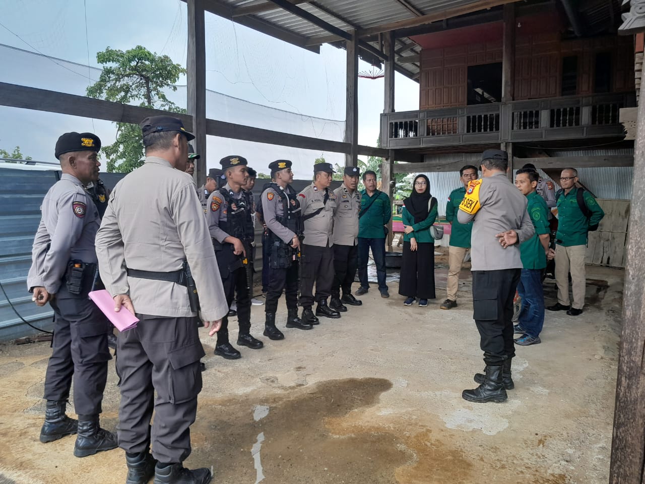 Kapolsek Gilireng Bersama Personel Polres Wajo Melakukan Pengamanan Pemeriksaan Obyek Sengketa
