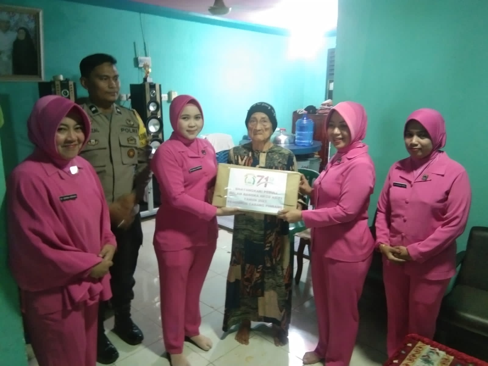 Bhayangkari Ranting Polsek Watang Sawitto Laksanakan Anjangsana Dalam Rangka Hari Gerak Kesatuan Bhayangkari Ke 71 Tahun