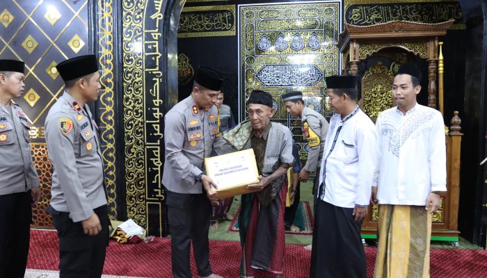 Safari Jumat Curhat, Kapolres Parepare AKBP. Arman Muis Eratkan Silaturahmi Dengan Jamaah Masjid Ar Rahman