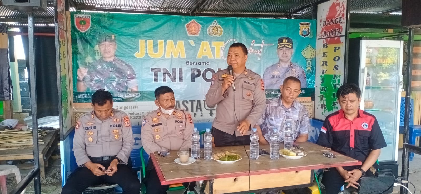 Jumat Curhat, Polres Luwu Mengajak Semua Masyarakat Ikut Menjaga Kondusifitas Selama Pemilu 2024.