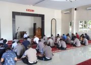 Polres Wajo Laksanakan Binrohtal Personil Dalam Rangka Peningkatan Iman Dan Taqwa Personil