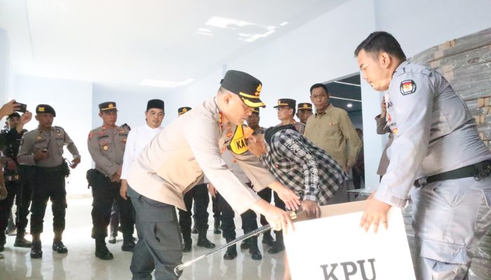Kapolres Wajo Lakukan Pengecekan Gudang Logistik Pemilu