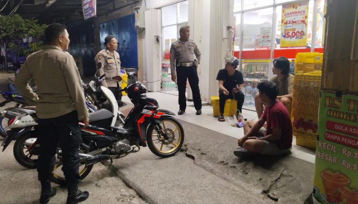 Polsek Watang Sawitto Sasar Titik Rawan Kejahatan dengan Berpatroli Di Malam Hari