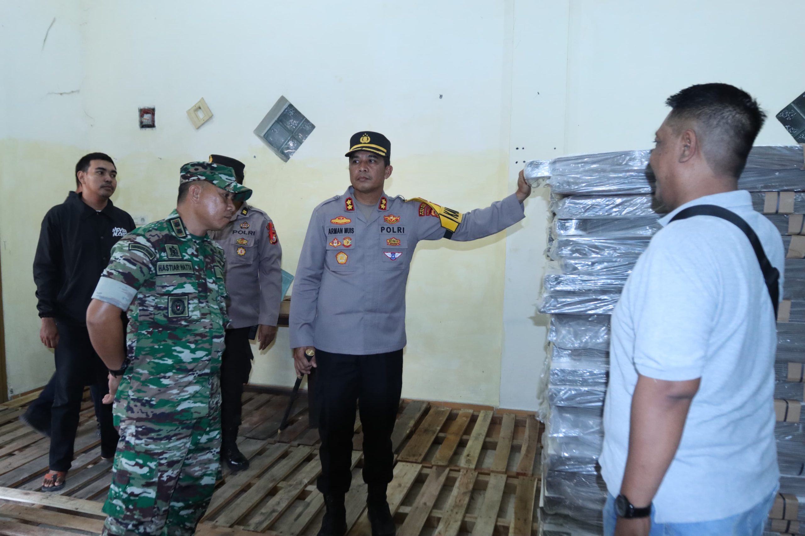 Jelang Pemilu 2024 Kapolres Parepare bersama Dandim Cek Gudang Logistik KPU Parepare