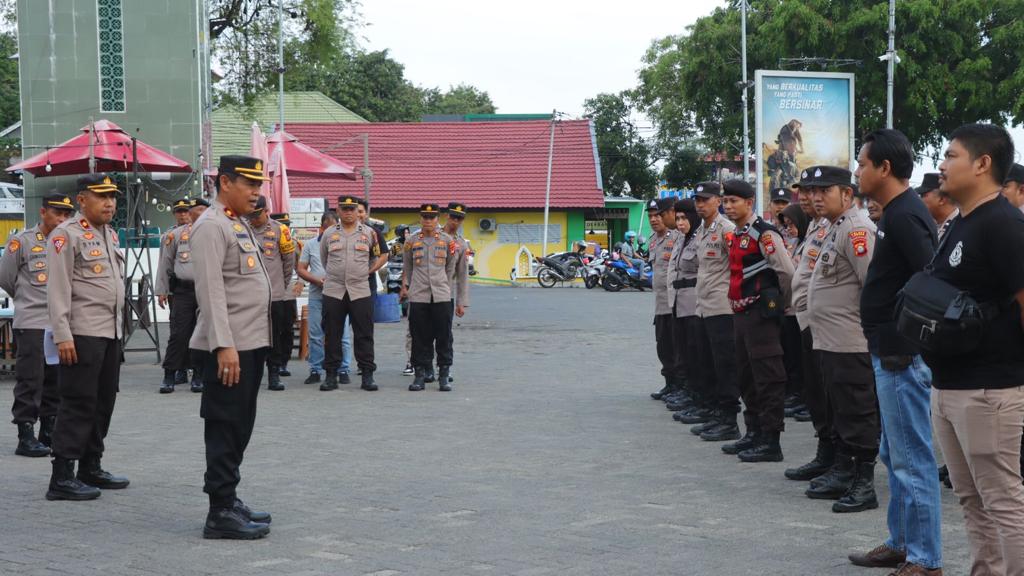 Tabligh Akbar Pemkab Soppeng Dihadiri UAS, Polres Soppeng Kerahkan Ratusan Personil Pengamanan dan Polisi Santri