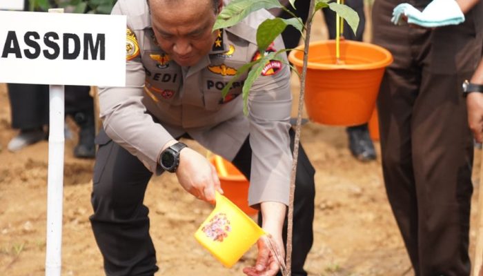 SSDM Polri Gelar Bakti Sosial, Bakti Kesehatan, Tanam Pohon dan Akan Bangun Sekolah SMA Taruna Bhayangkara di Gunung Sindur