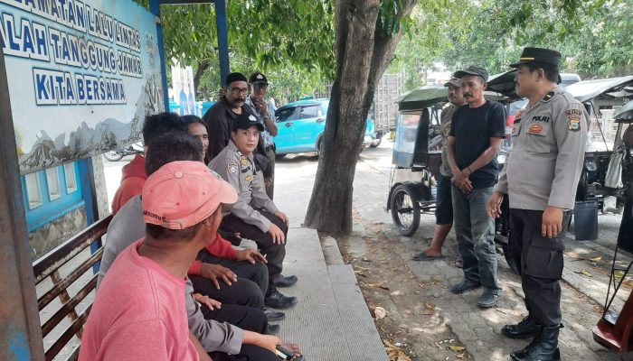 Kasat Binmas Polres Wajo Pimpin Sambang dan Penyuluhan Kamtibmas kepada Tukang Becak Motor