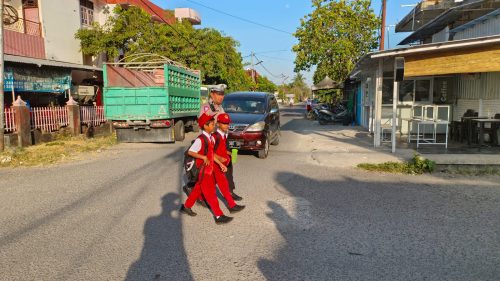 Cegah Kecelakaan Lalu Lintas, Sat Lantas Polres Sidrap Memberikan Pelayanan Terbaik di Pagi Hari