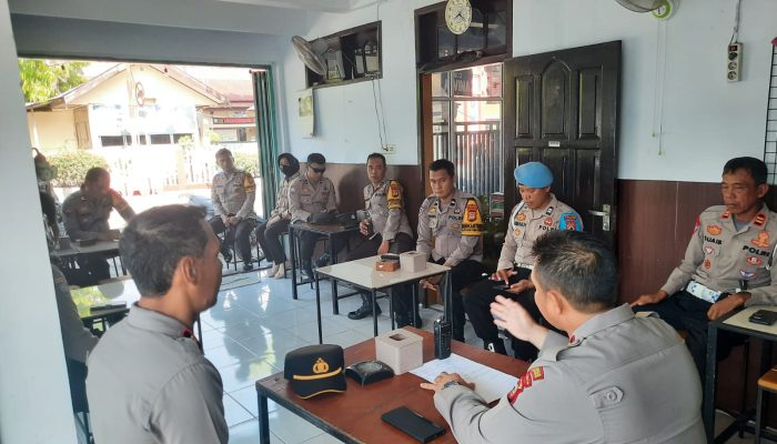 Pimpin Anev Kinerja Personil, Kapolsek Watang Sawitto Tegaskan Personil Untuk Menjaga Netralitas Polri di tahun Politik