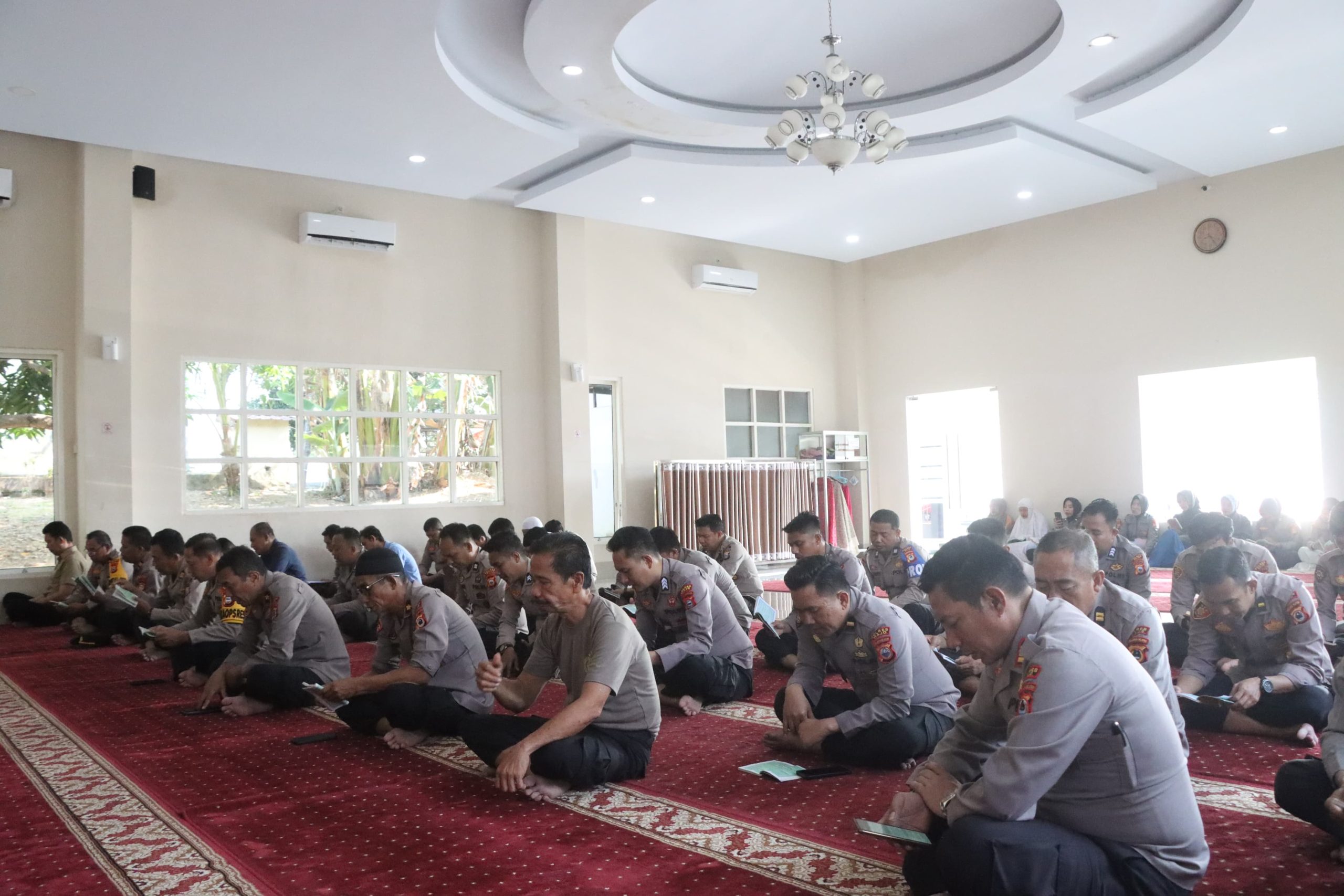 Polres Wajo Laksanakan Binrohtal Personil Dalam Rangka Peningkatan Iman Dan Taqwa Personil