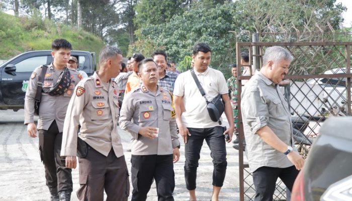 Kapolres Pinrang Mengadiri Kegiatan Baksos Kesehatan Dalam Rangka HKN Ke-59 Di Sali-Sali